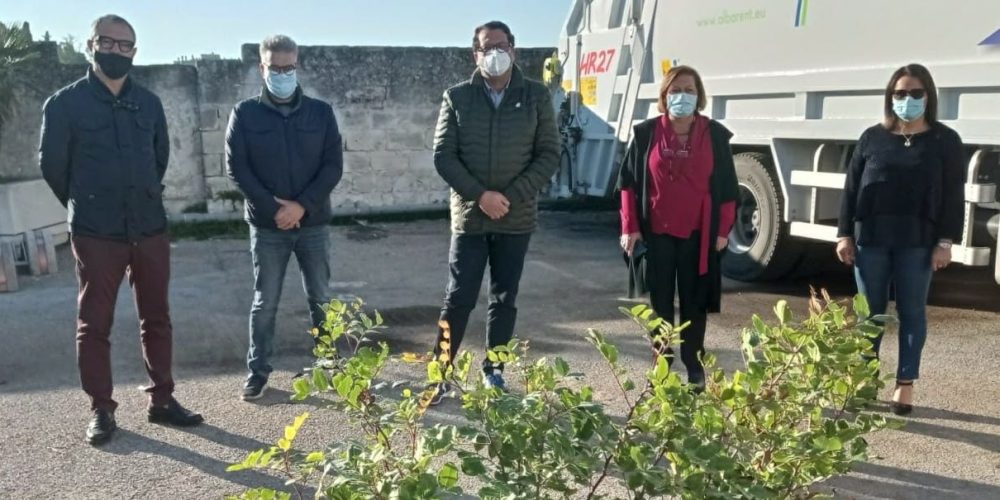 Dalla CISL 300 piante consegnate a Mesagne per omaggiare le 141 nascite in città del 2019